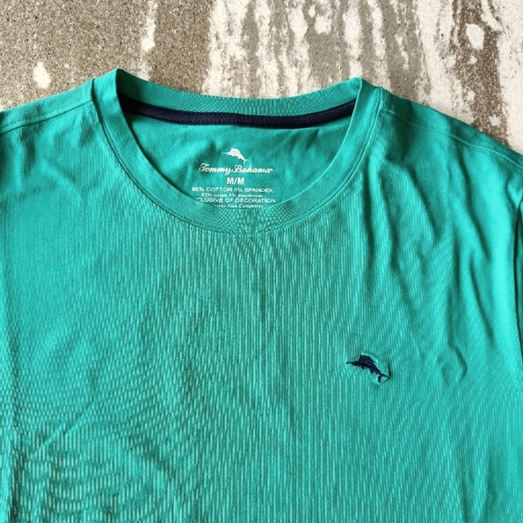 Tommy  Bahama Men's Short Sleeve T-shirt New Size Medium - Picture 1 of 2
